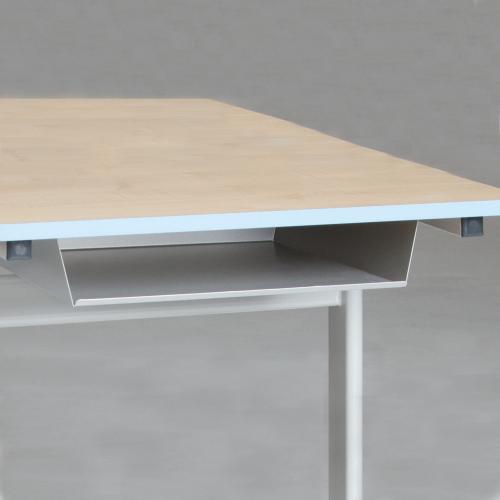 Einer-Schülertisch 70x55 cm Modell T, Melaminharz-beschichtete Tischplatte mit ABS- Umleimer mit Blechablage, Tischhöhe: 82 cm